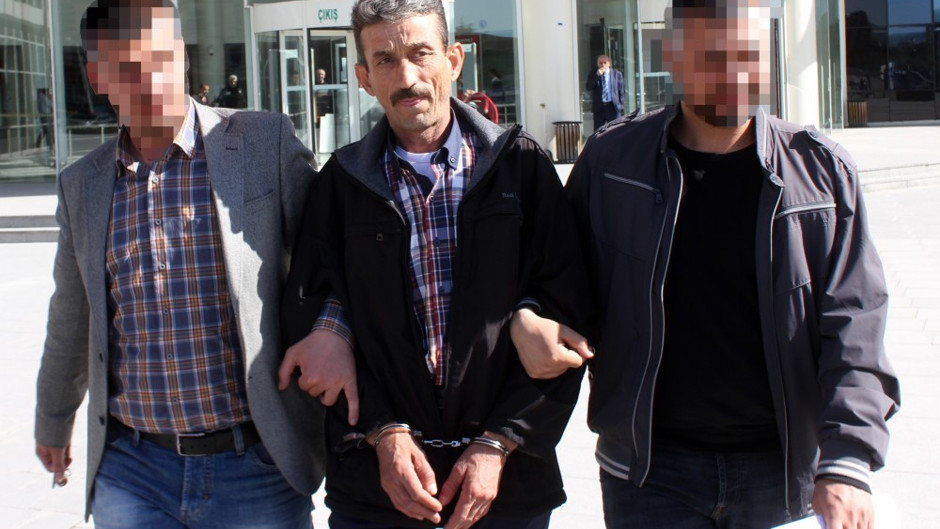 Karısını baltayla öldüren koca: Başkasıyla mesajlaşıyordu!