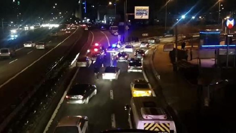 Kartal'da şüpheli otomobil Polisi alarma geçirdi!