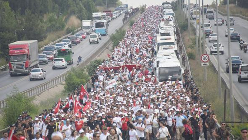 İstanbul trafiği Kılıçdaroğlu'nu durdurdu