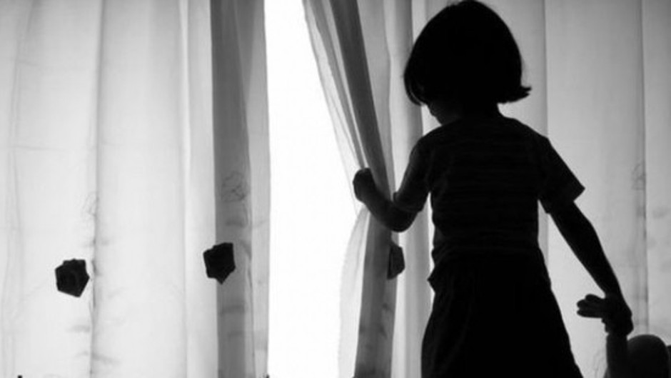 Tecavüz sonucu hamile kalan 10 yaşındaki çocuk doğum yaptı!