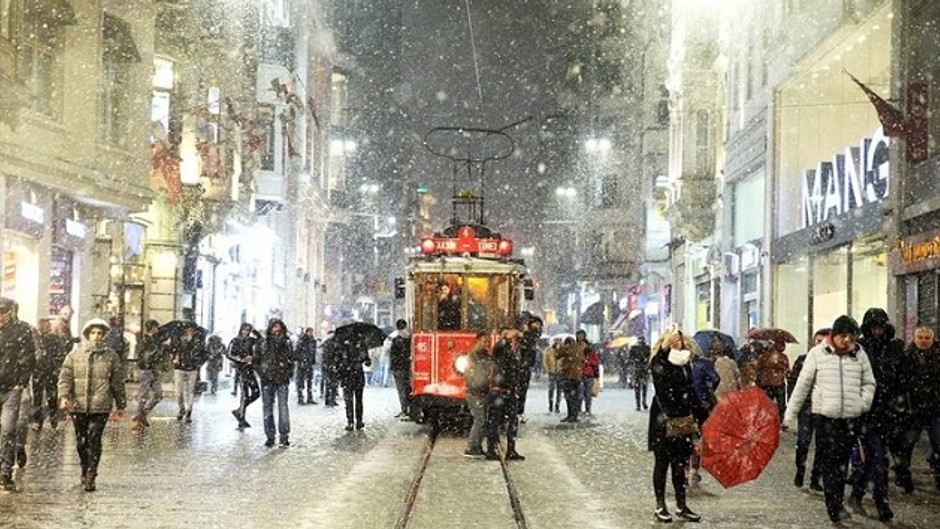 Meteoroloji İstanbul için kar yağışı uyarısı yapıp tarih verdi