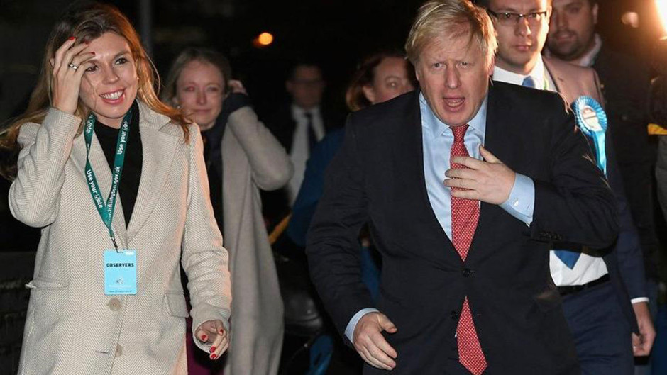 Boris Johnson'ın hamile sevgilisi corona semptomları gösterdi