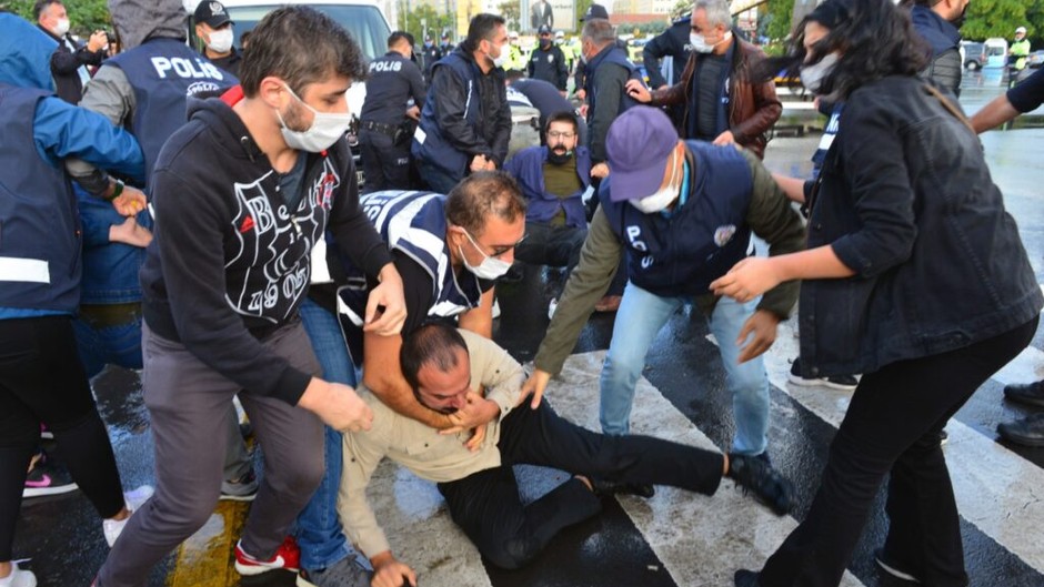 Gar Katliamında Ölenleri  Anmak İsteyenler Gözaltına Alındı