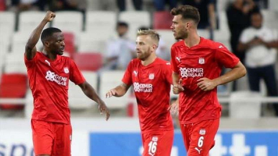 Sivasspor, UEFA Avrupa Konferans Ligi'nde Tur Biletini Aldı