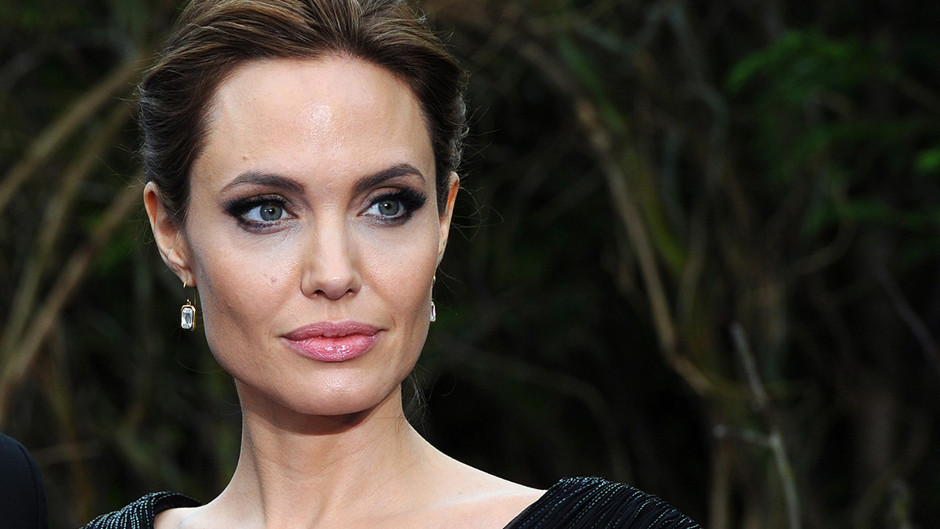 Angelina Jolie Instagram Rekoru Kırdı!