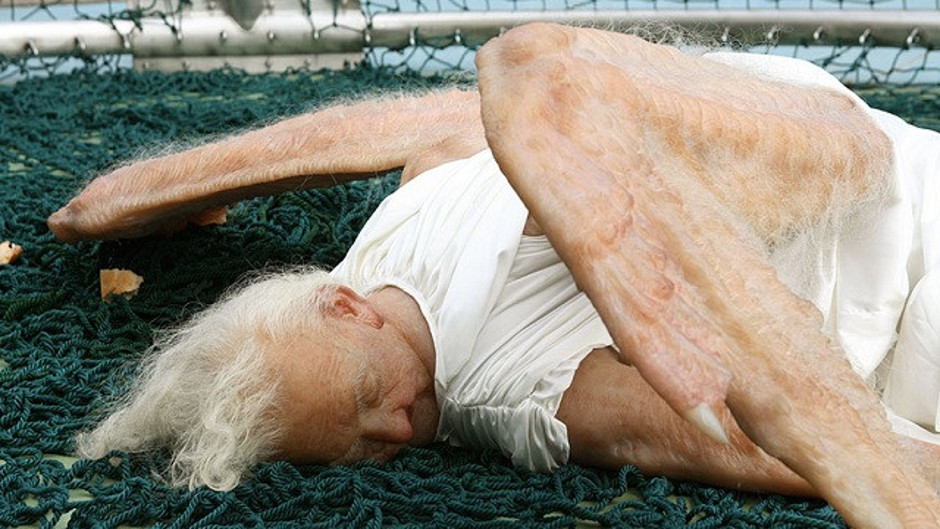 Tüyler ürperten melek heykeli!