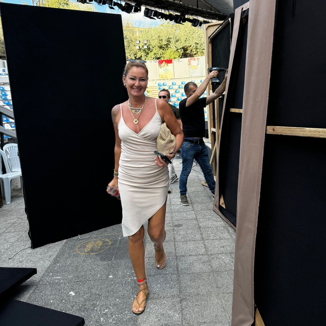 Pınar Altuğ'un bikinil pozuna gelen donsuz çıkın yorumuna tepki yağdı - Resim: 4