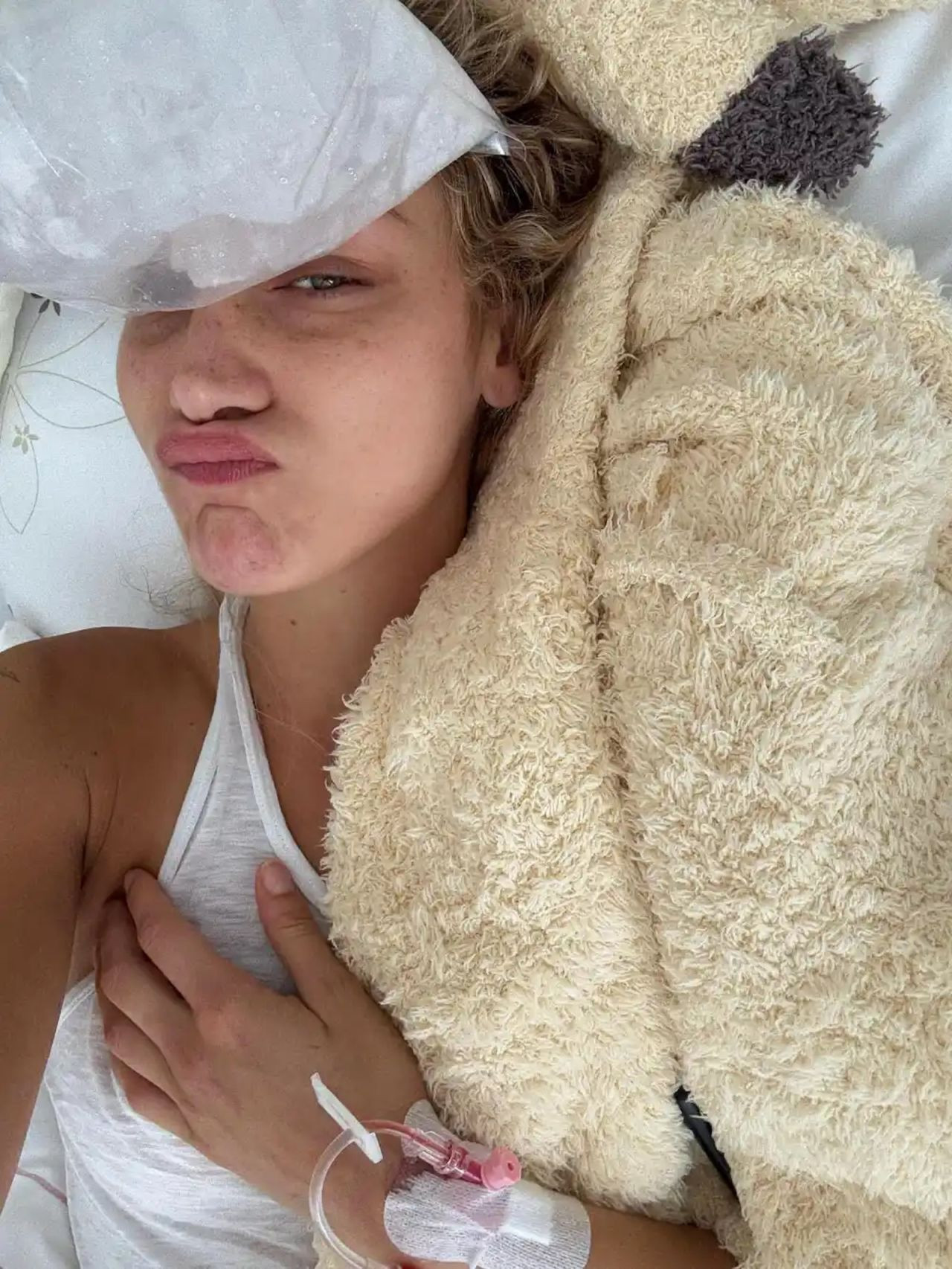 Dünyaca ünlü mankenin sağlık durumu endişe yarattı - Resim: 5