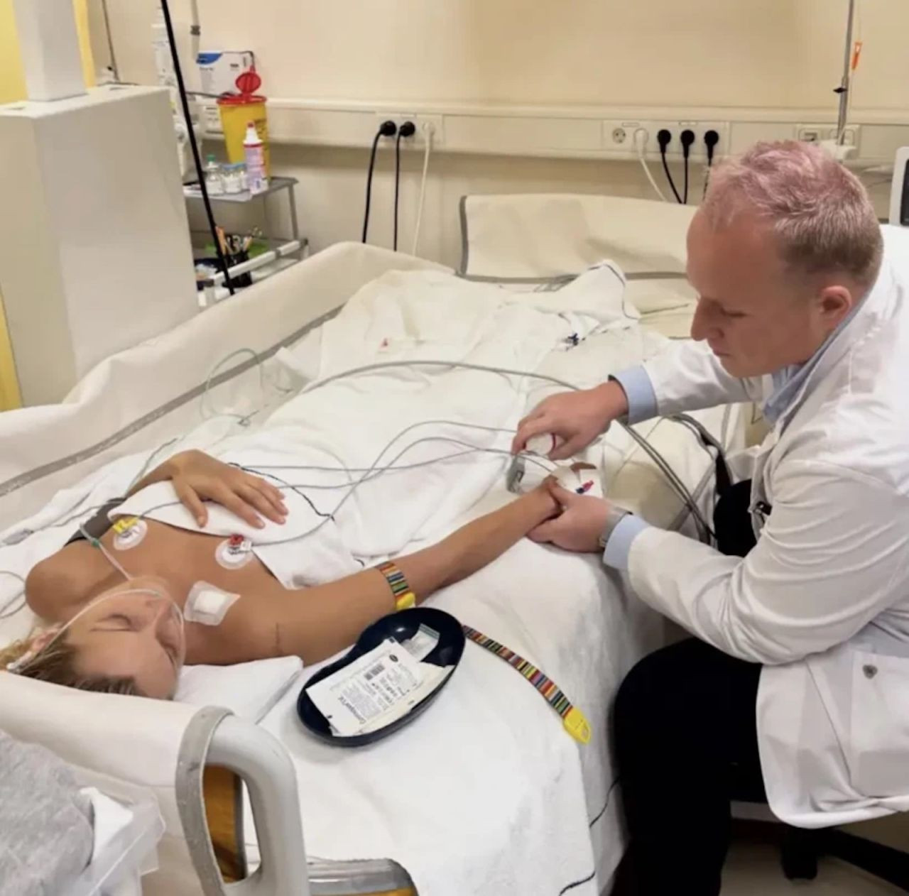 Dünyaca ünlü mankenin sağlık durumu endişe yarattı - Resim: 4