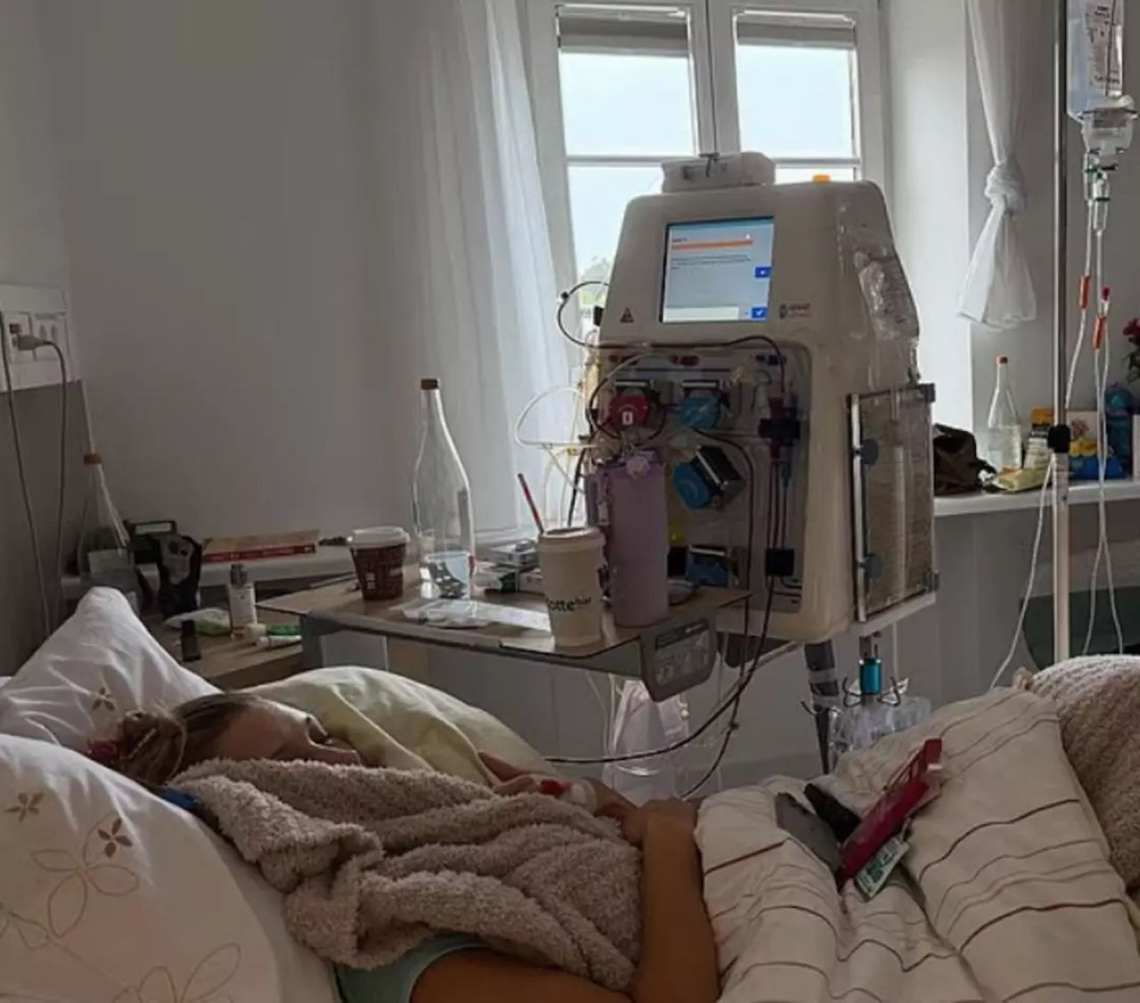 Oksijen tüpünden koşu bandına: Bella Hadid’den sağlık güncellemesi - Resim: 4