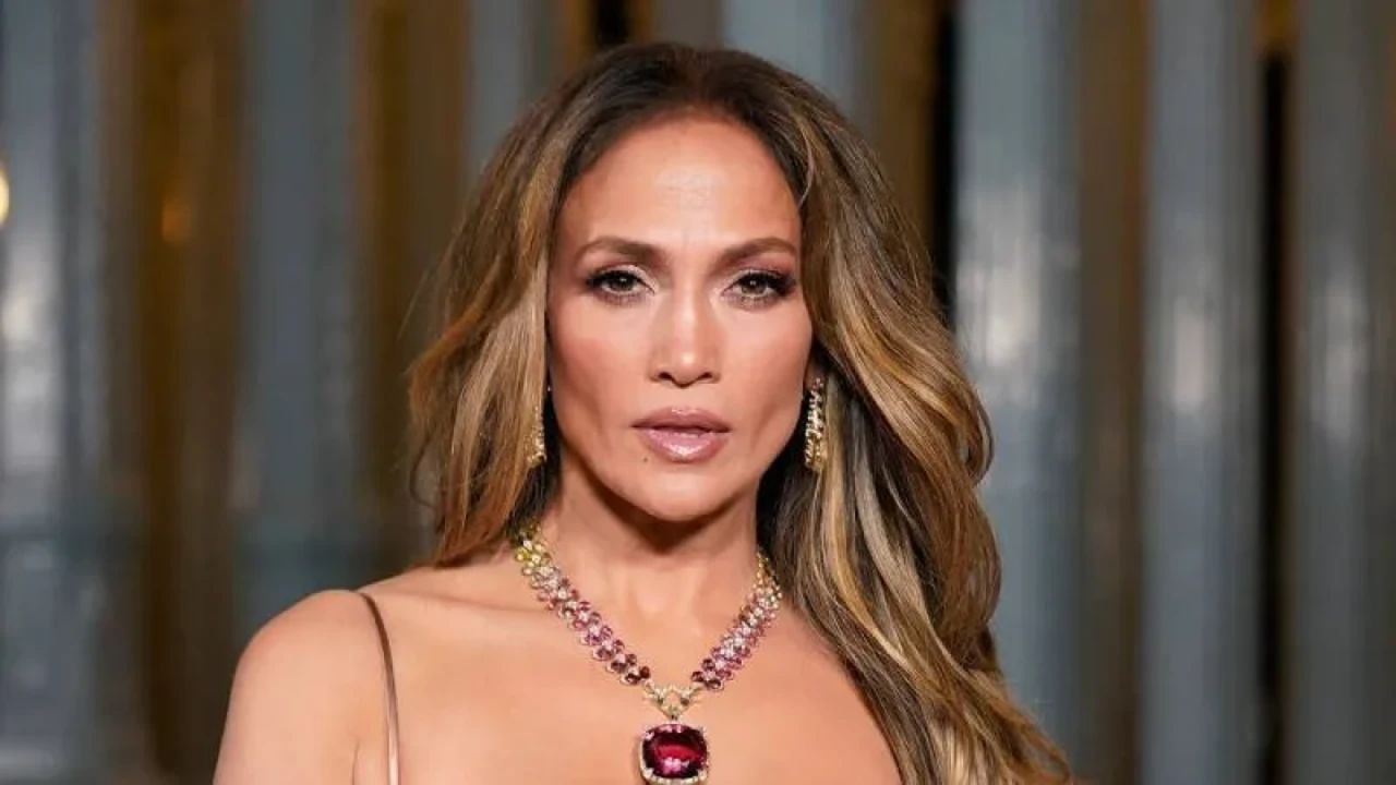 Jennifer Lopez’in makyajsız doğallığı Instagram’ı büyüledi! - Resim: 1