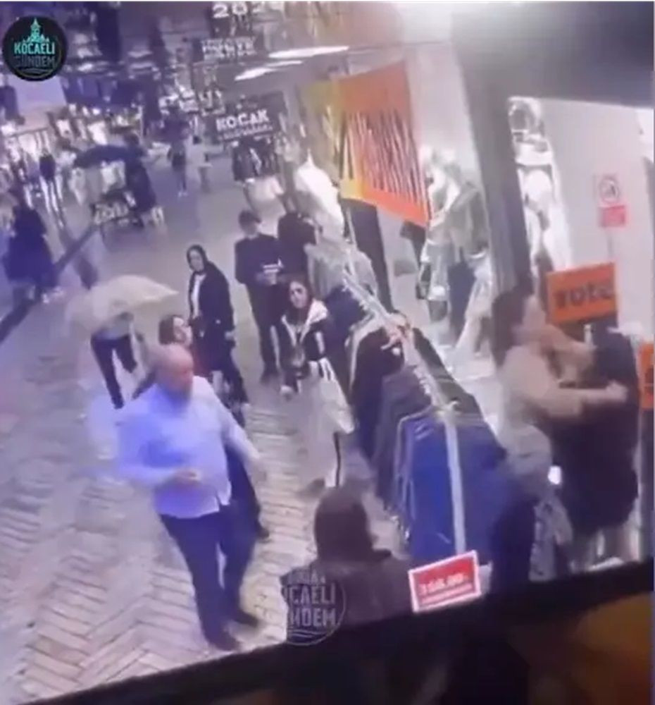 Sokak ortasında türbanlı kadından etek giyen genç kıza iğrenç saldırı: Bu yobazlık ceza alacak mı? - Resim: 5