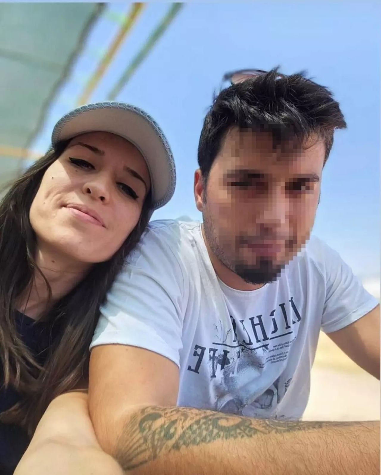 Urla’da şüpheli ölüm: Eşini tüfekle vurdu, kazaydı dedi - Resim: 3