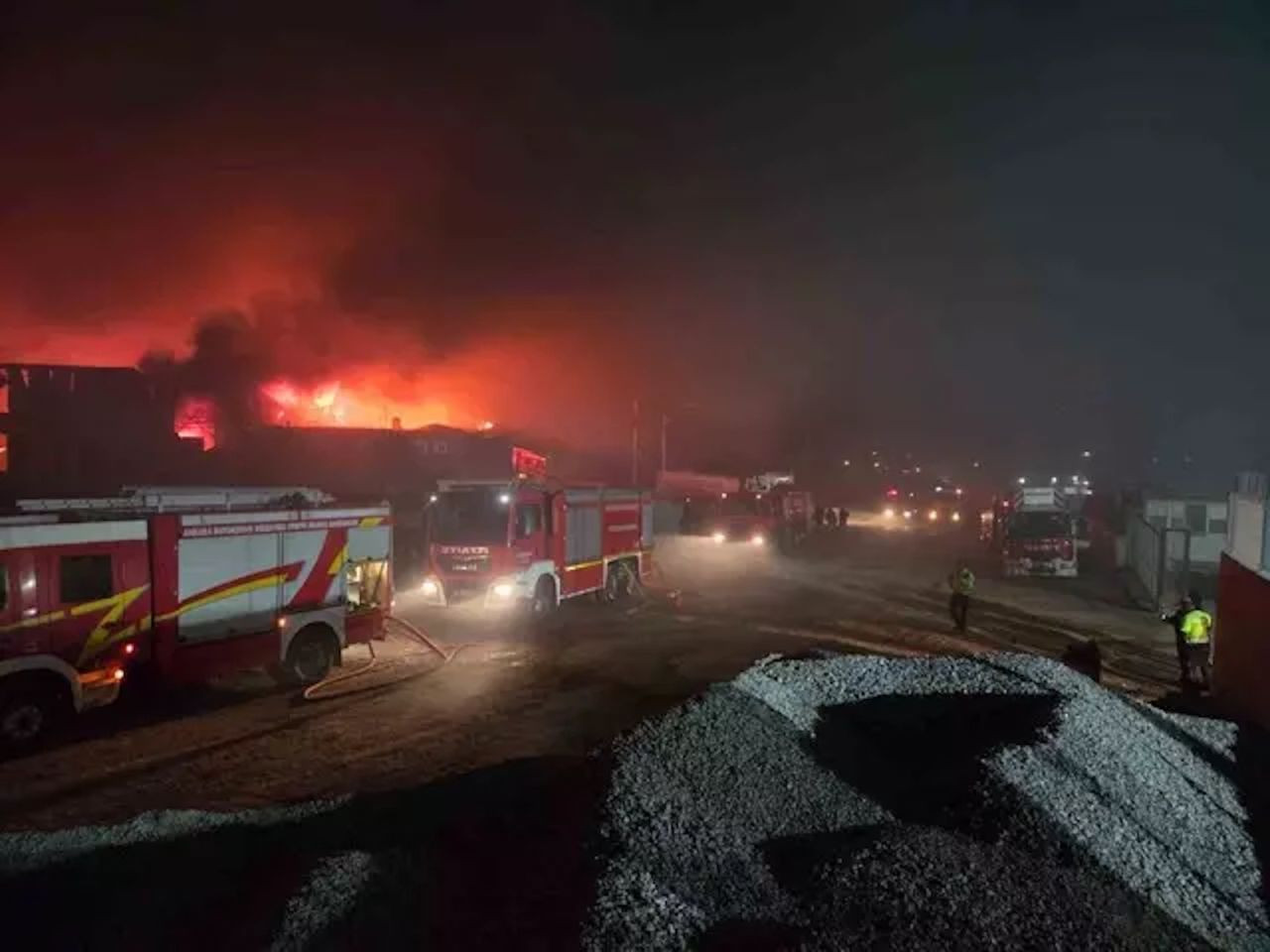 Ankara’da boya dönüşüm fabrikasında korkutan yangın! - Resim: 2