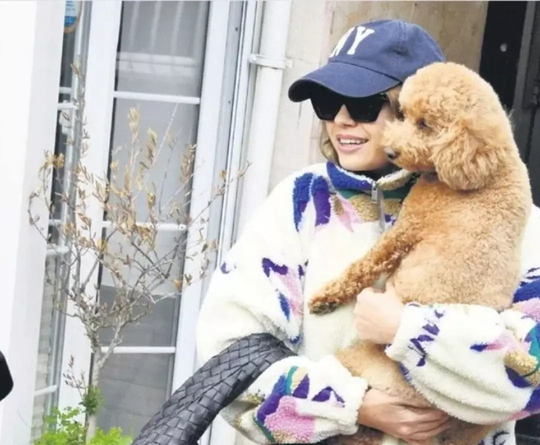 Afra Saraçoğlu’ndan yeni rolüne özel imaj: Görülmemek için çok çabaladım - Resim: 2