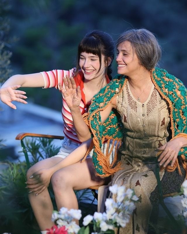 Kızıl Goncalar’ın Zeynep’i Mina Demirtaş’tan iddialı geri dönüş: Yaz Evi geliyor! - Resim: 2