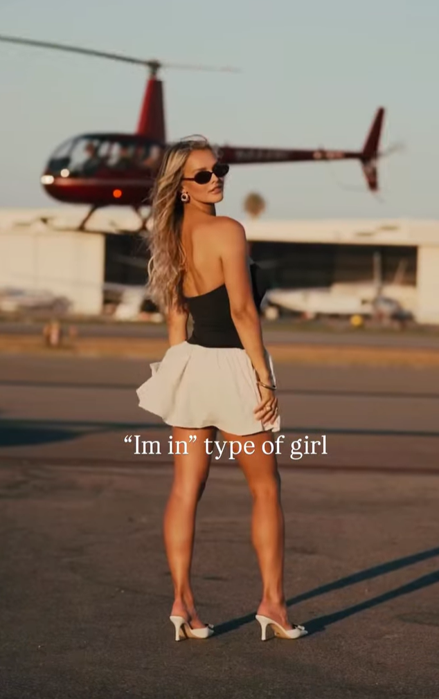 Liverpool maçında sahaya mayoyla giren Kinsey Wolanski pilot oldu göklerde uçuyor - Resim: 5