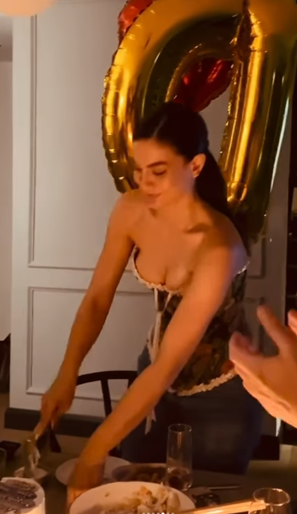 Demet Özdemir kendisinden 8 yaş küçük Beşiktaşlı futbolcuyla aşk yaşıyormuş - Resim: 3