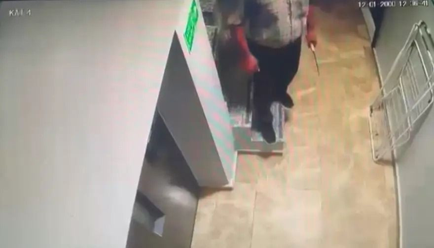 Boşanma aşamasındaki eşine otelde bıçaklı saldırı: 2 yaralı - Resim: 2