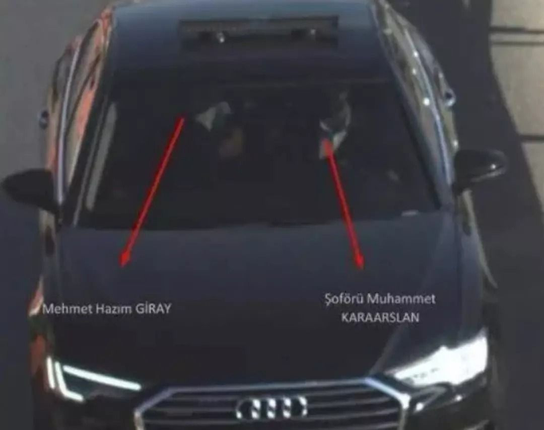 CHP'den yandaş gazetecilere çakarlı araç iddiası: Kimler kullanıyor? - Resim: 6