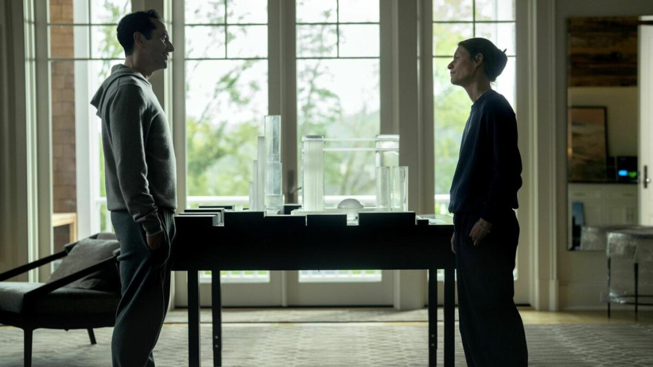 Netflix'ten Emmy ödüllü mini diziyle ilgili sürpriz karar