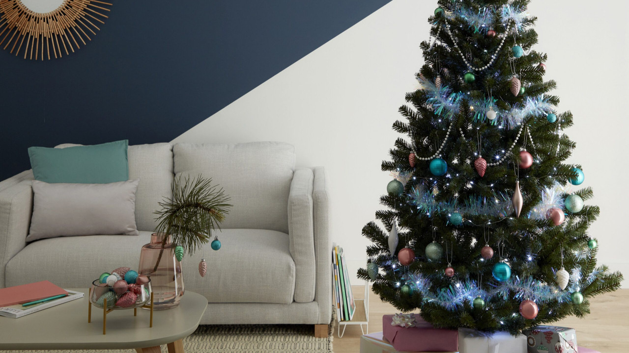 Evde yılbaşı kutlamanın maliyeti 2 bin lira ile 22 bin lira arasında değişiyor