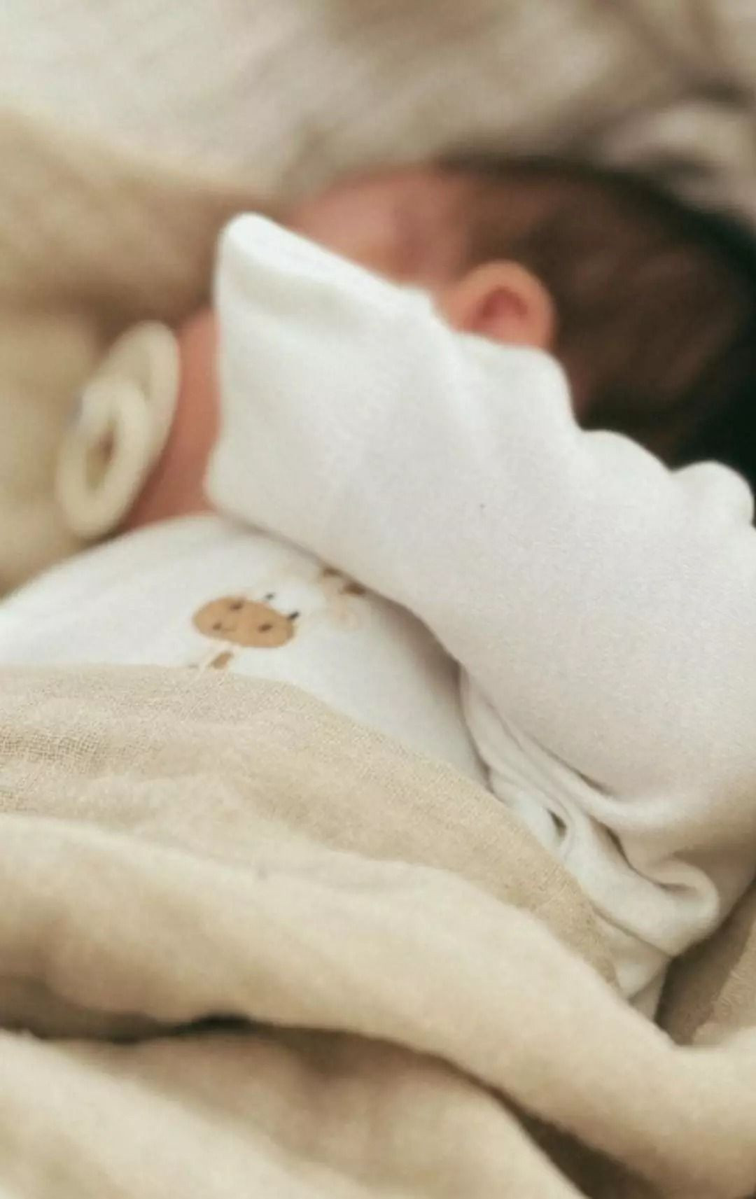 İrem Helvacıoğlu kızı Sora’yı ilk kez paylaştı! - Resim: 3