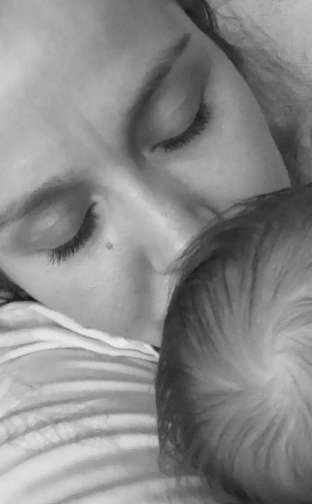 İrem Helvacıoğlu kızı Sora’yı ilk kez paylaştı! - Resim: 4