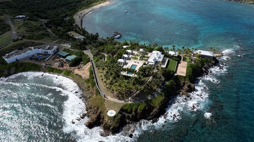 Jeffrey Epstein’ın kabus adasından daha önce görülmemiş fotoğraflar yayınlandı - Resim: 10
