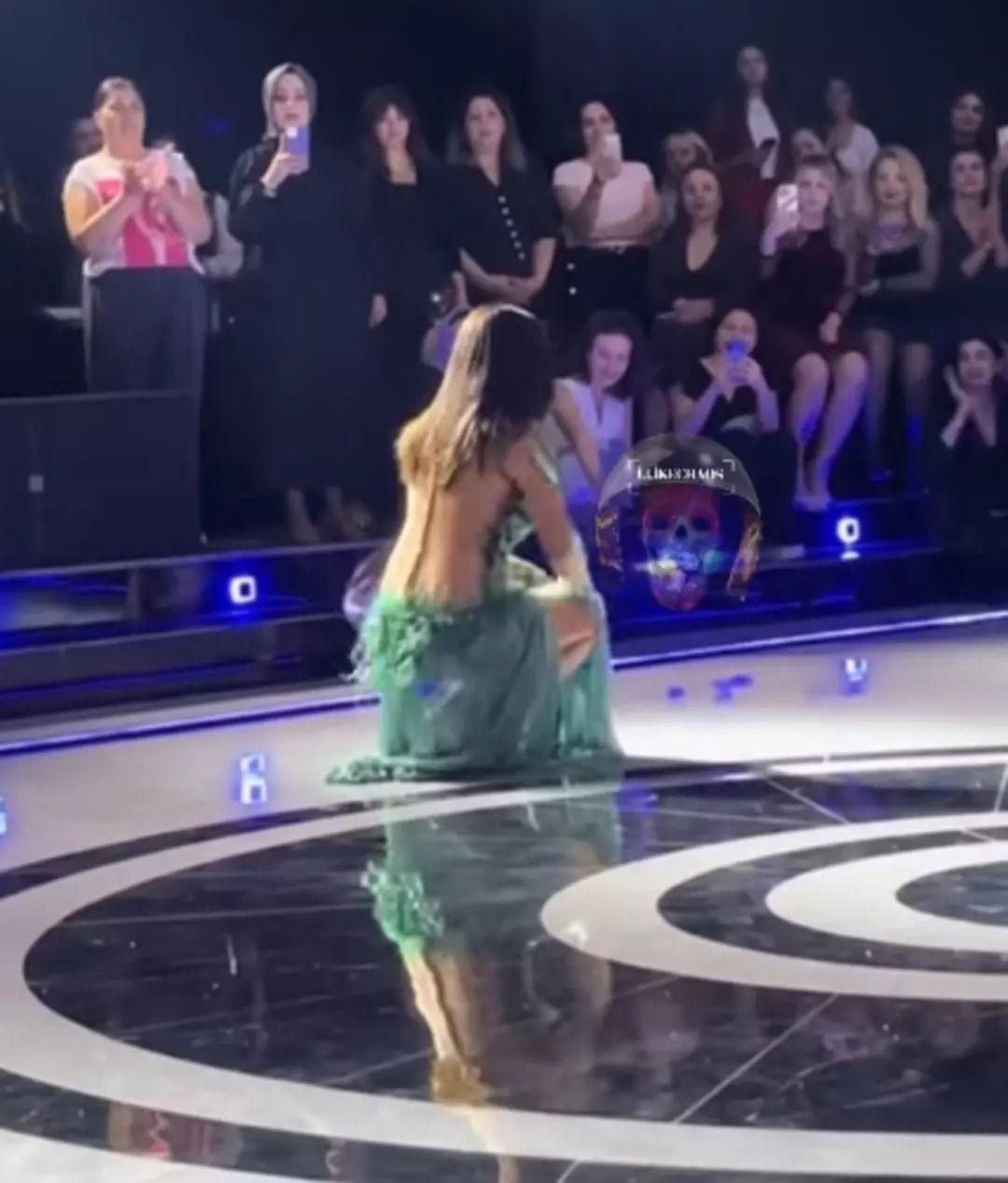 Sahnelere dönen Asena’nın figürleri olay oldu - Resim: 2