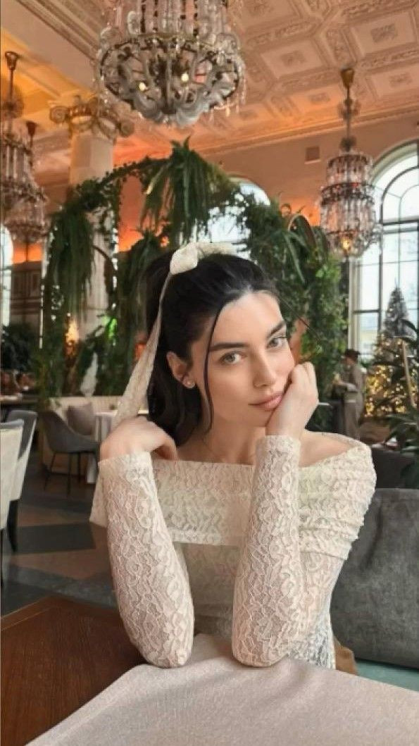 Model Büşra Karakaş doğumgünü partisinde kıskançlık krizine girip Rus model Maria Avdienko'yu dövmüş - Resim: 1