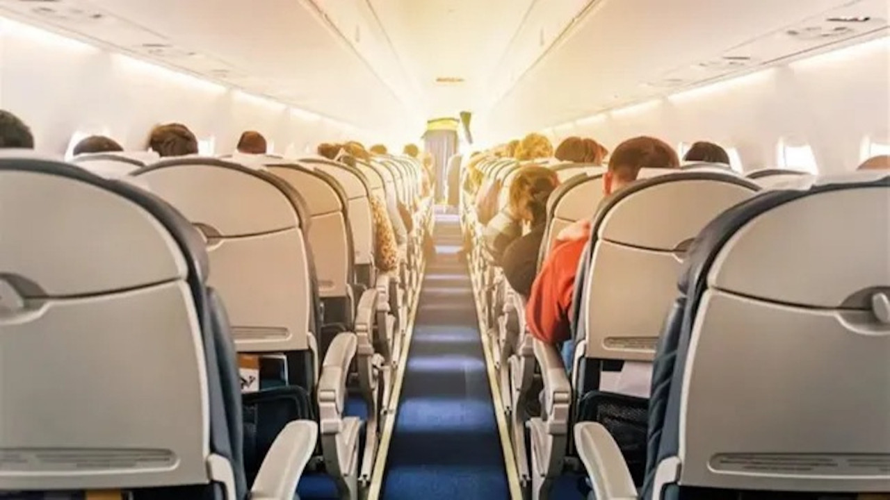 Uçakta bomba şakası pahalıya patladı: 4 yıl hapis