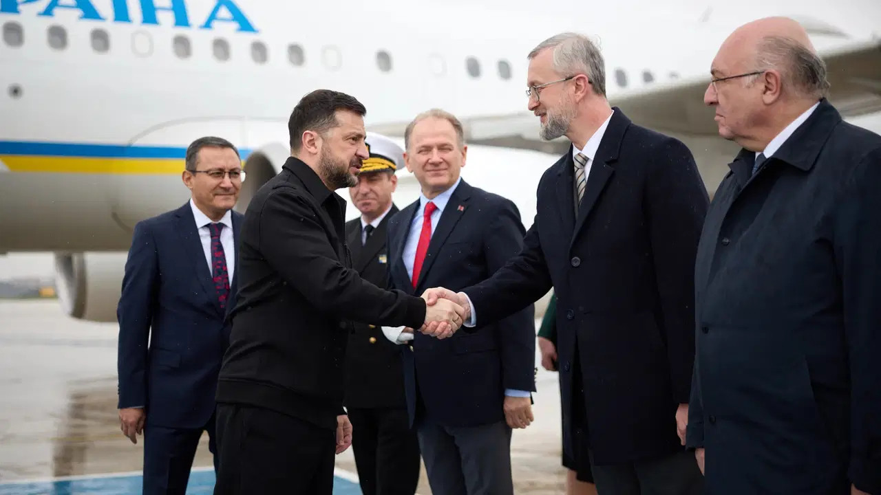 Ukrayna Devlet Başkanı Zelenski'yi İstanbul'da Bağcılar kaymakamı karşıladı
