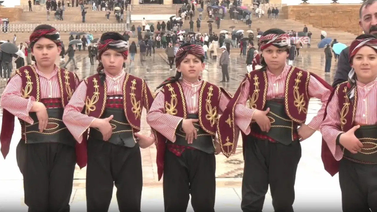 23 Nisan Ulusal Egemenlik ve Çocuk Bayramı'nda çocuklar Anıtkabir'de...