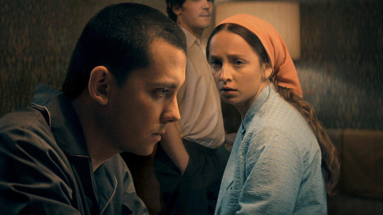 Netflix'in yeni mini dizisi karanlık tarikat dünyasıyla gündemde