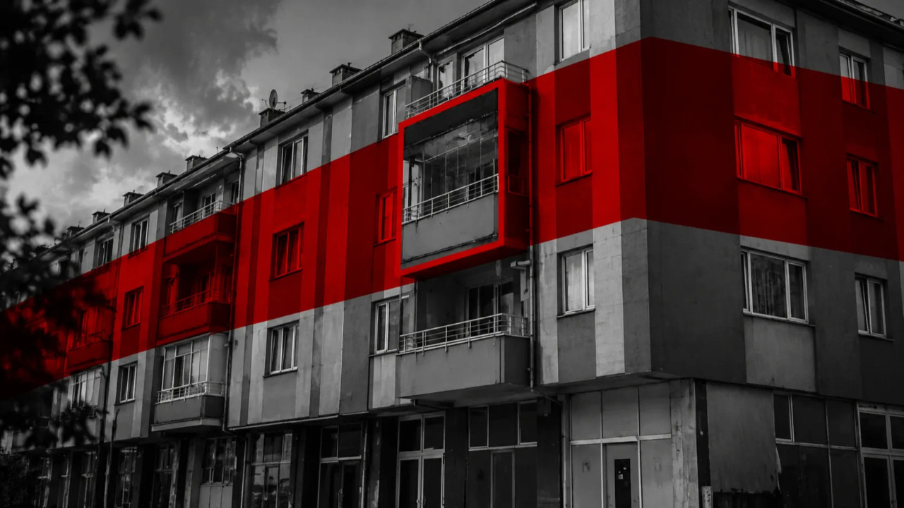 Erkek öğrenci, kendisine tecavüz etmeye çalışan ilahiyat hocasından kaçıyordu iddiası