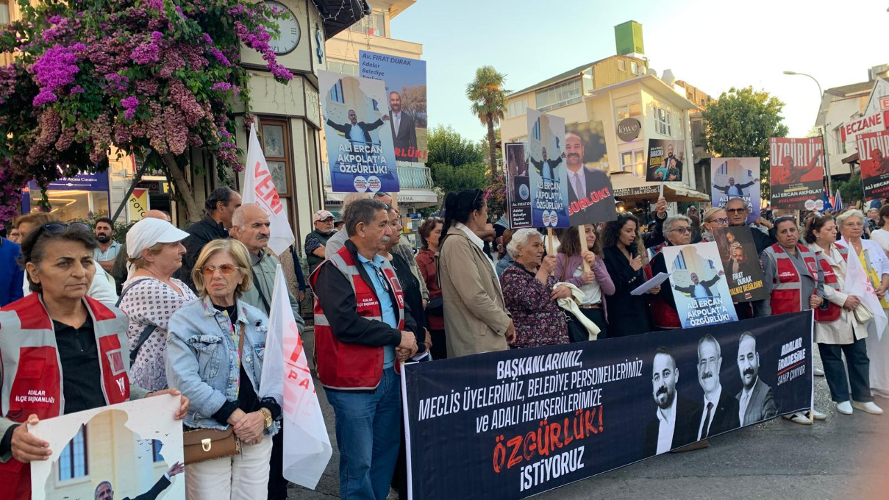 Fırat Durak’ın eşinden Saraçhane’de sert sözler: İhanet, taraf değiştirince sadakate dönüşmez