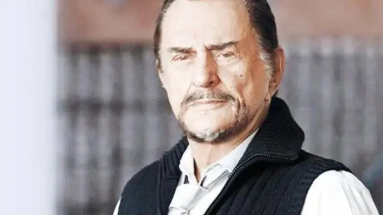Unutulmaz eserlerin Şarkıcısı Alpay'dan üzücü haber