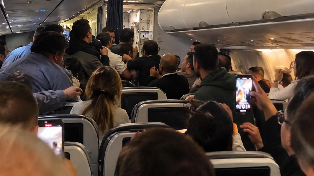 Londra-İstanbul uçağında dehşet! Kabin memuru ve yolcuyu ısırdı